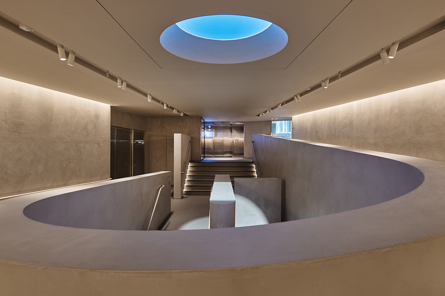 Large skylights from the sky deck bring natural light deep inside. Photography © Peter Bennetts c/o Hassell.
