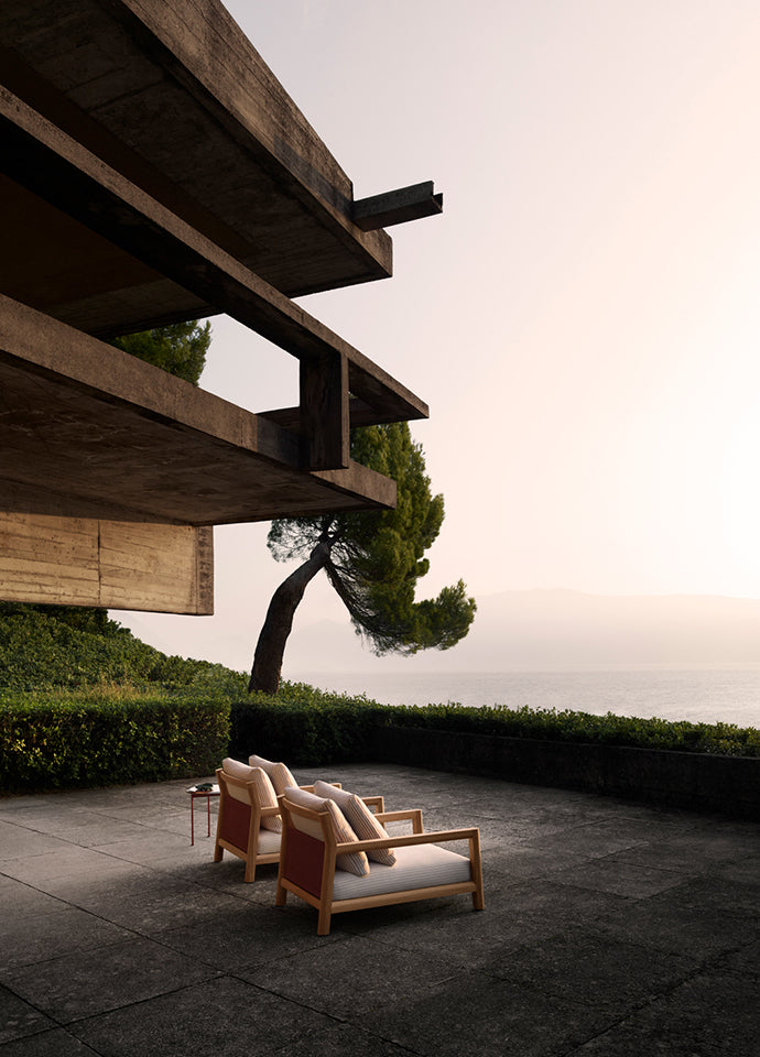 The Pablo collection by Vincent Van Duysen in the garden of brutalist favourite Casa La Scala on Lake Garda. Photograph © Tommaso Sartori c/o B&B Italia.
