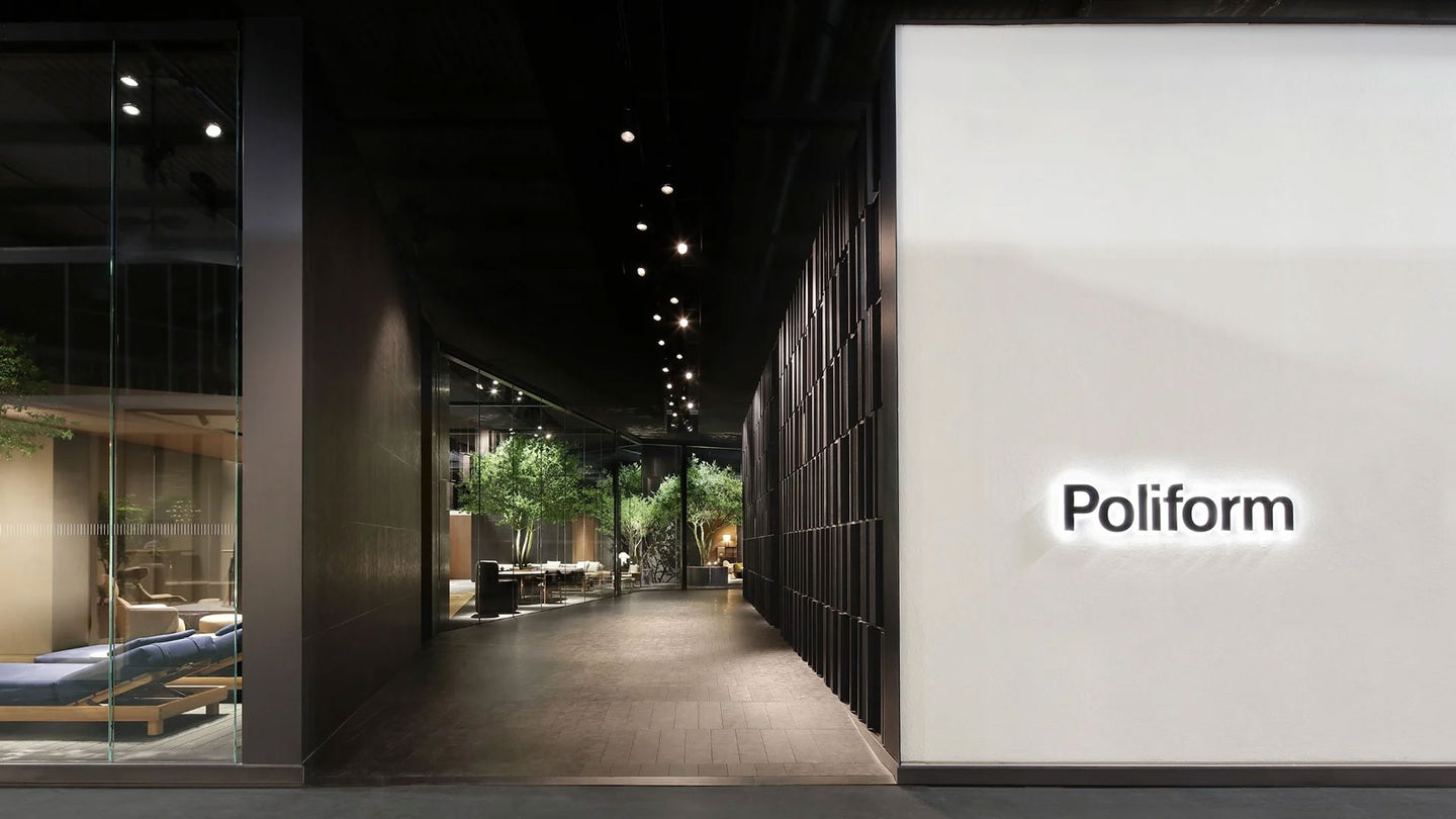 Poliform stand entry to at the fair grounds.
