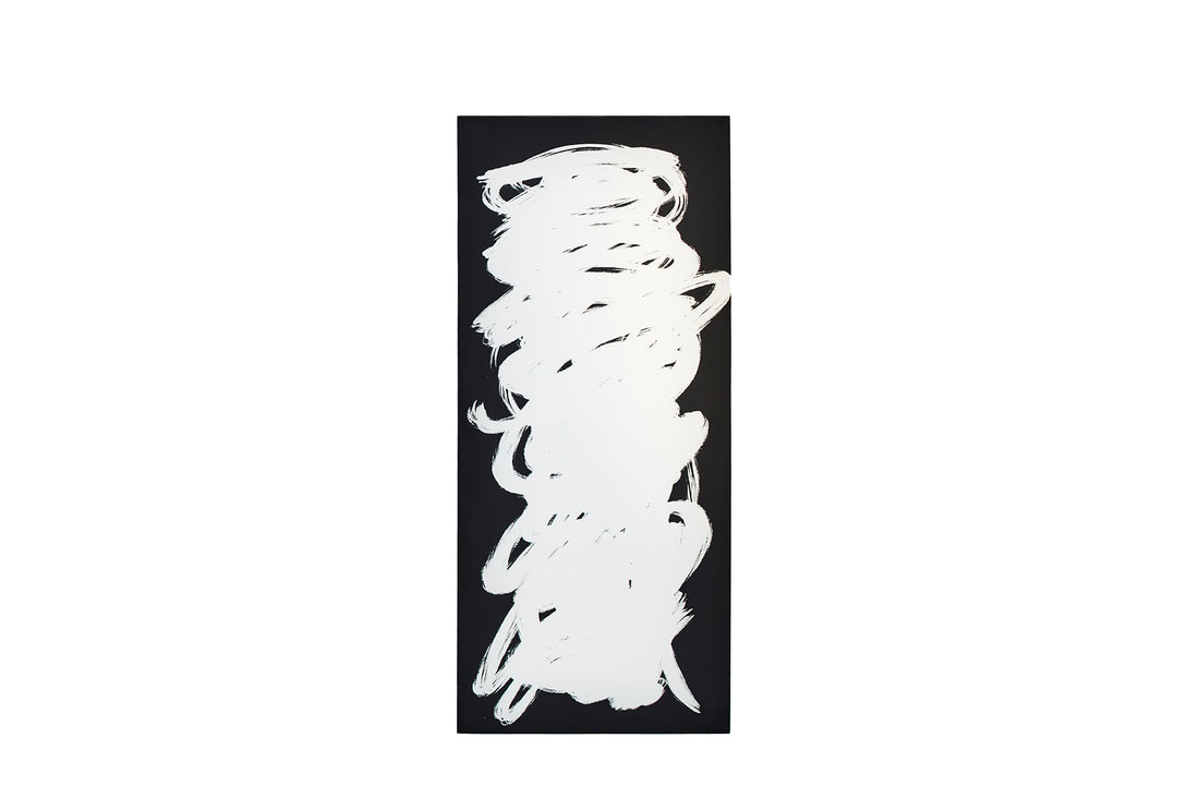80x180 cm / Black background