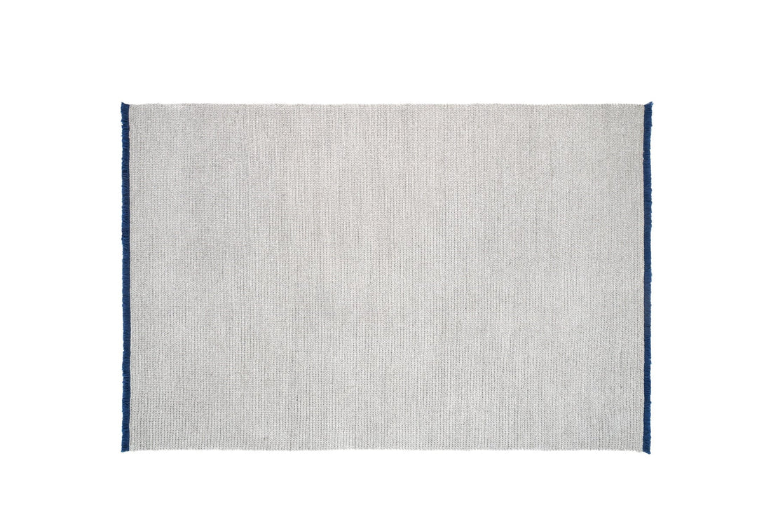 240x170 cm / Grey with Blue Fringe